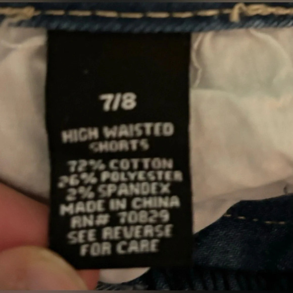 Rue21 High Waisted Cudded Denim Shorts Embroidered Pink Flamingos Size 7/8 🦩 - Picture 7 of 8